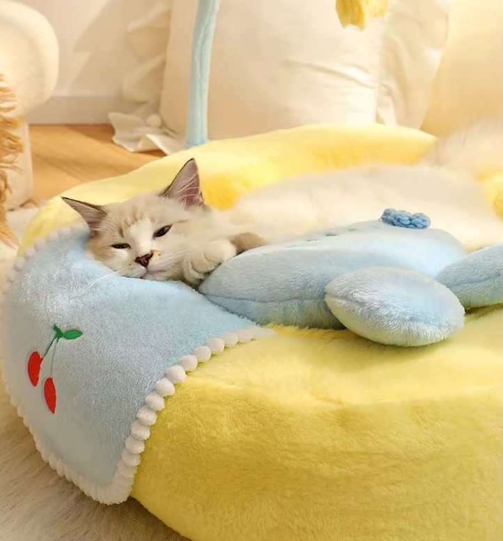 Adorable duck pet bed offering a soft and secure cat relaxation spot. Essential cat supplies for cozy comfort.