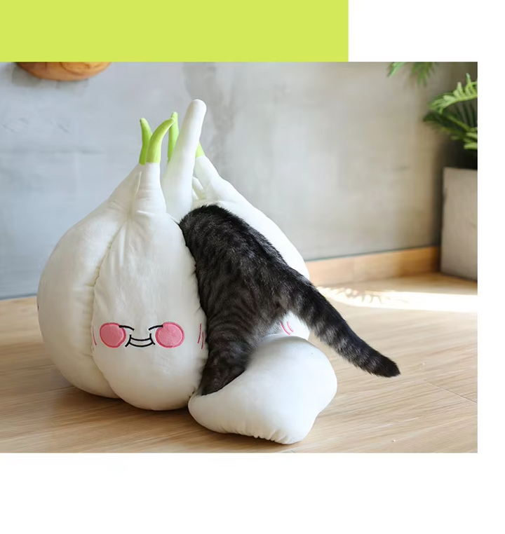 Cozy garlic design cat bed. Soft pet cave house, ideal for feline comfort & hideaway.