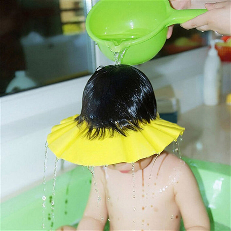 Soft EVA material shampoo cap for babies, preventing water from getting in eyes and ears.