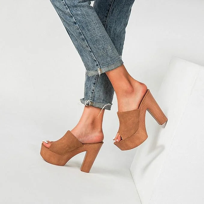 Dark blue women's platform sandals with a chunky block heel, offering casual elegance for summer.