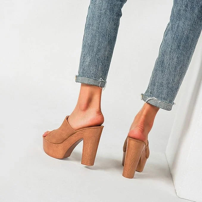 Versatile dark blue platform sandals for women, chunky heel, suitable for dressy or casual summer wear.
