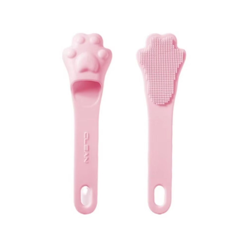 Canine paw tongue scraper for effective plaque removal, promoting fresh breath and excellent dog dental hygiene.