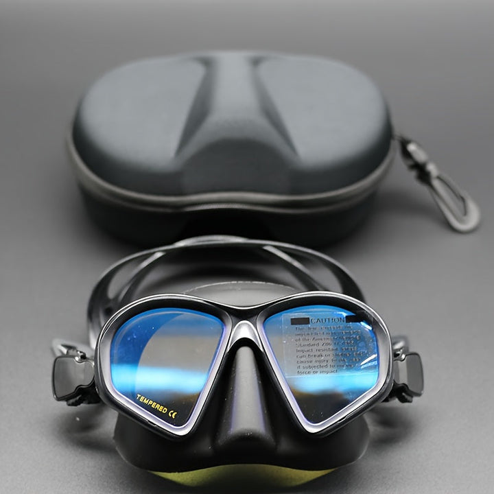 Snorkeling gear: Tempered glass dive mask featuring an integrated camera mount.