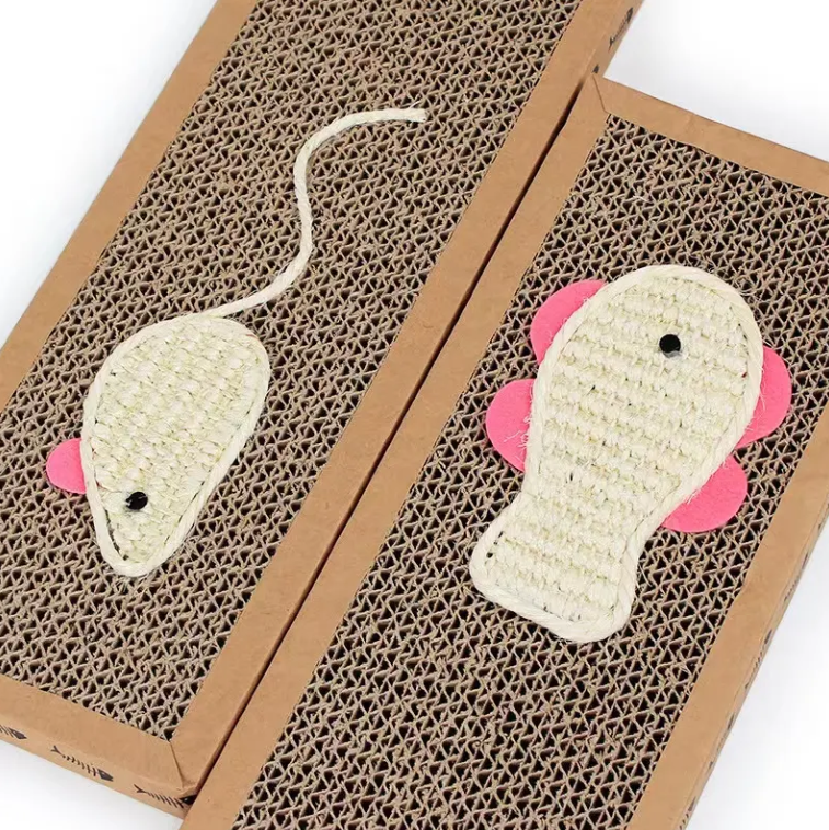 Cat's eco-friendly scratching mat made of durable cardboard, includes a fish toy. Great for feline playtime and furniture.