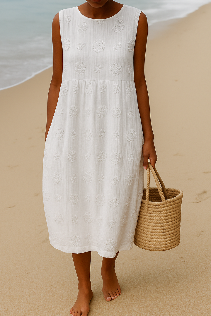Comfortable & flowy women's floral maxi dress, a stylish summer outfit for effortless casual elegance.
