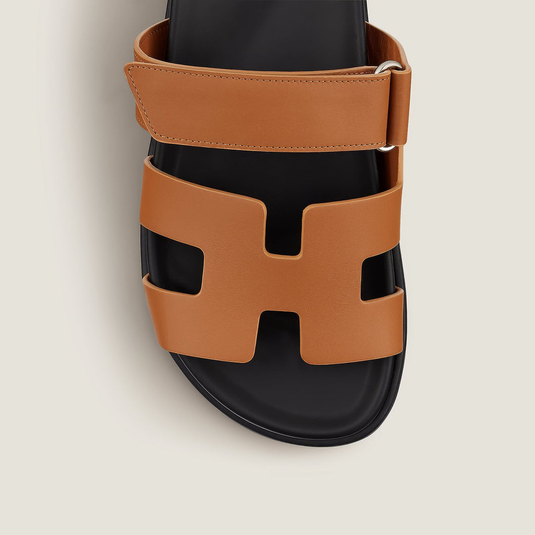 Versatile elegant leather sandals, suitable for casual and dressy summer occasions.