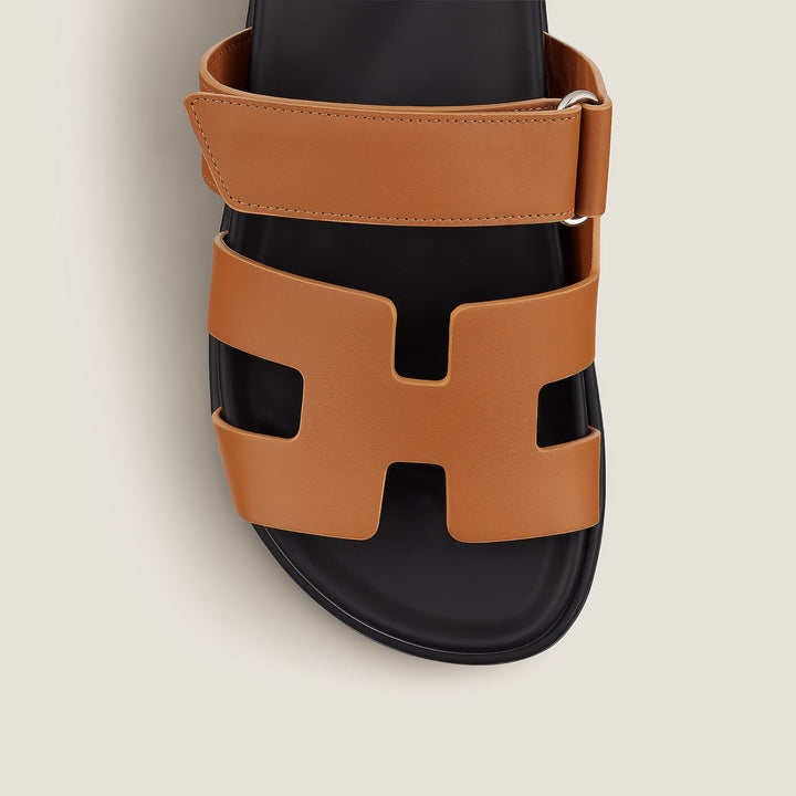 Versatile elegant leather sandals, suitable for casual and dressy summer occasions.