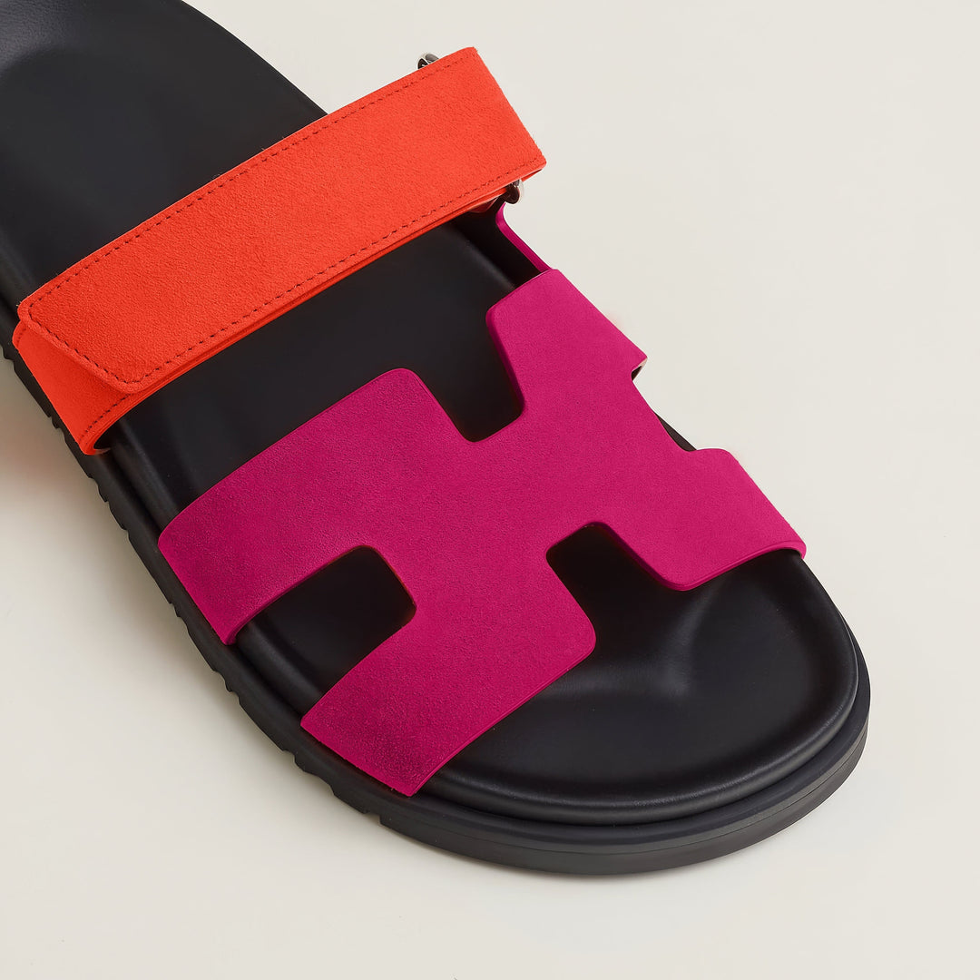 Fashionable elegant leather sandals with a sleek, comfortable strap design.