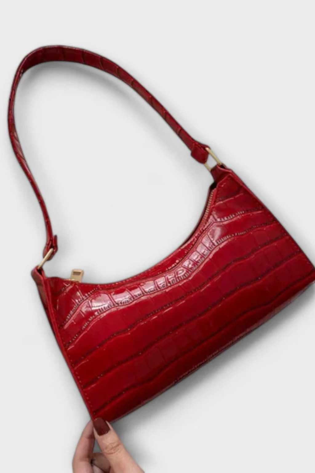 Textured classic shoulder handbag for women, elegant and versatile for any occasion.