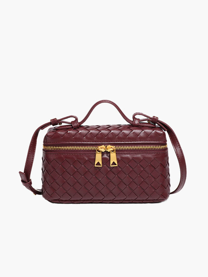 Everyday elegant women's compact shoulder bag, featuring sophisticated woven texture for daily fashion.