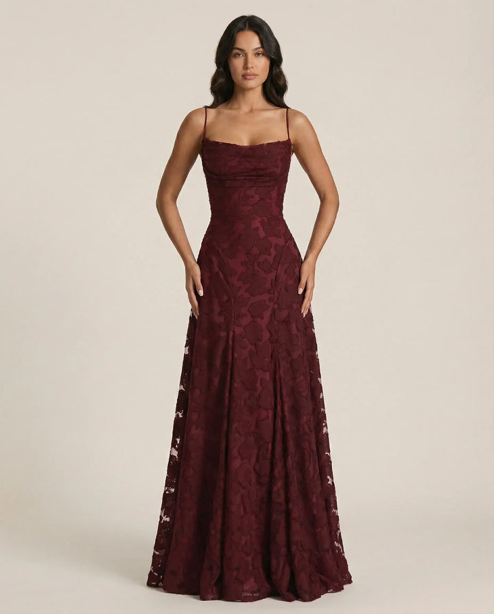 Beautiful women's floral maxi dress, elegant and flowy, suitable for summer parties.