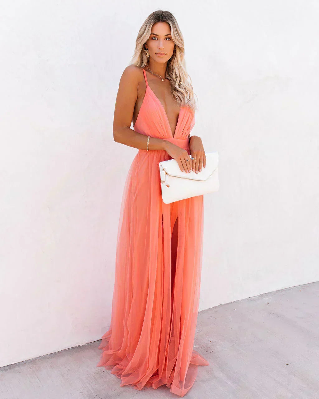 Versatile women's long flowing dress. Elegant yet casual, a perfect addition to any wardrobe.