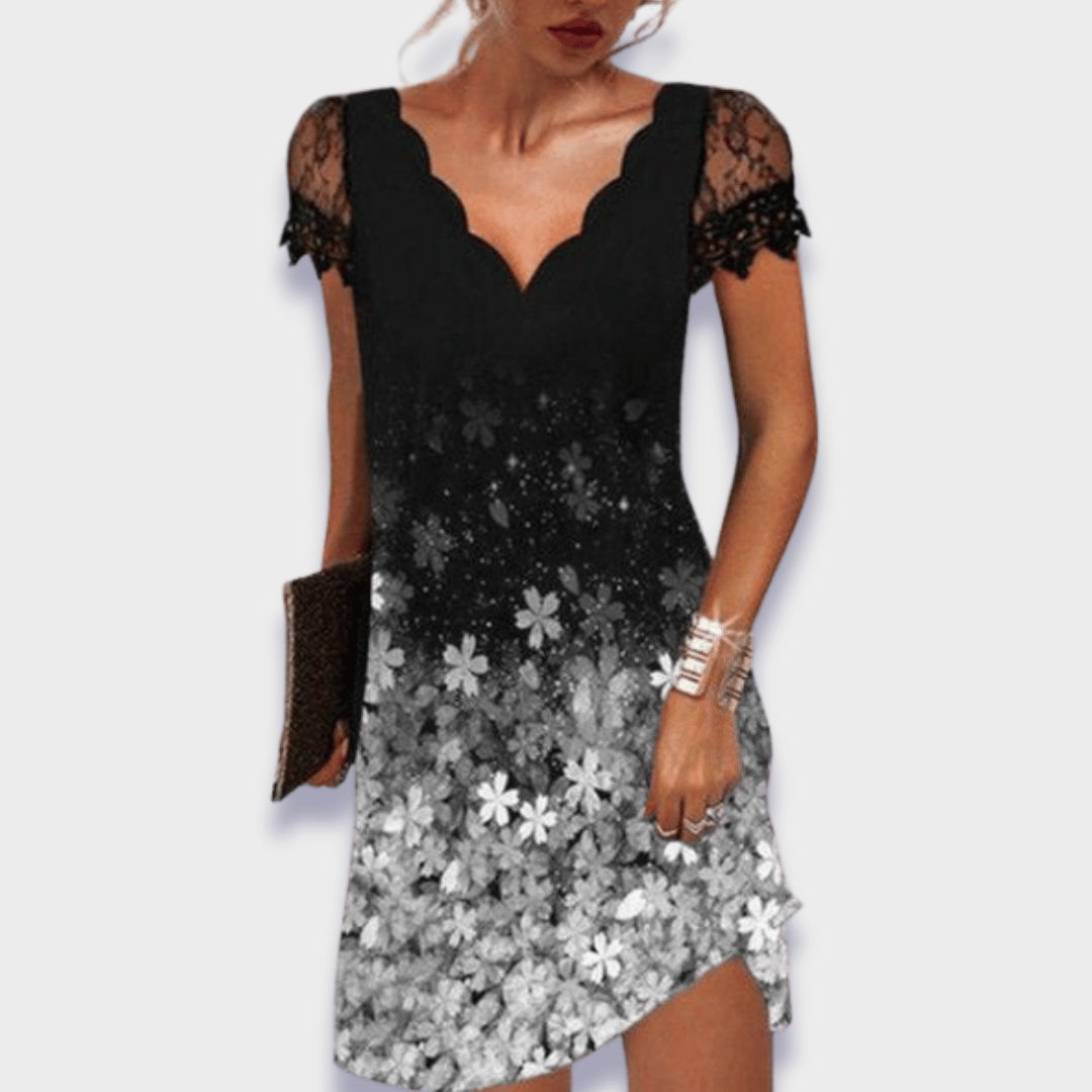 Women's elegant flowy maxi dress. A versatile and comfortable choice for various occasions.