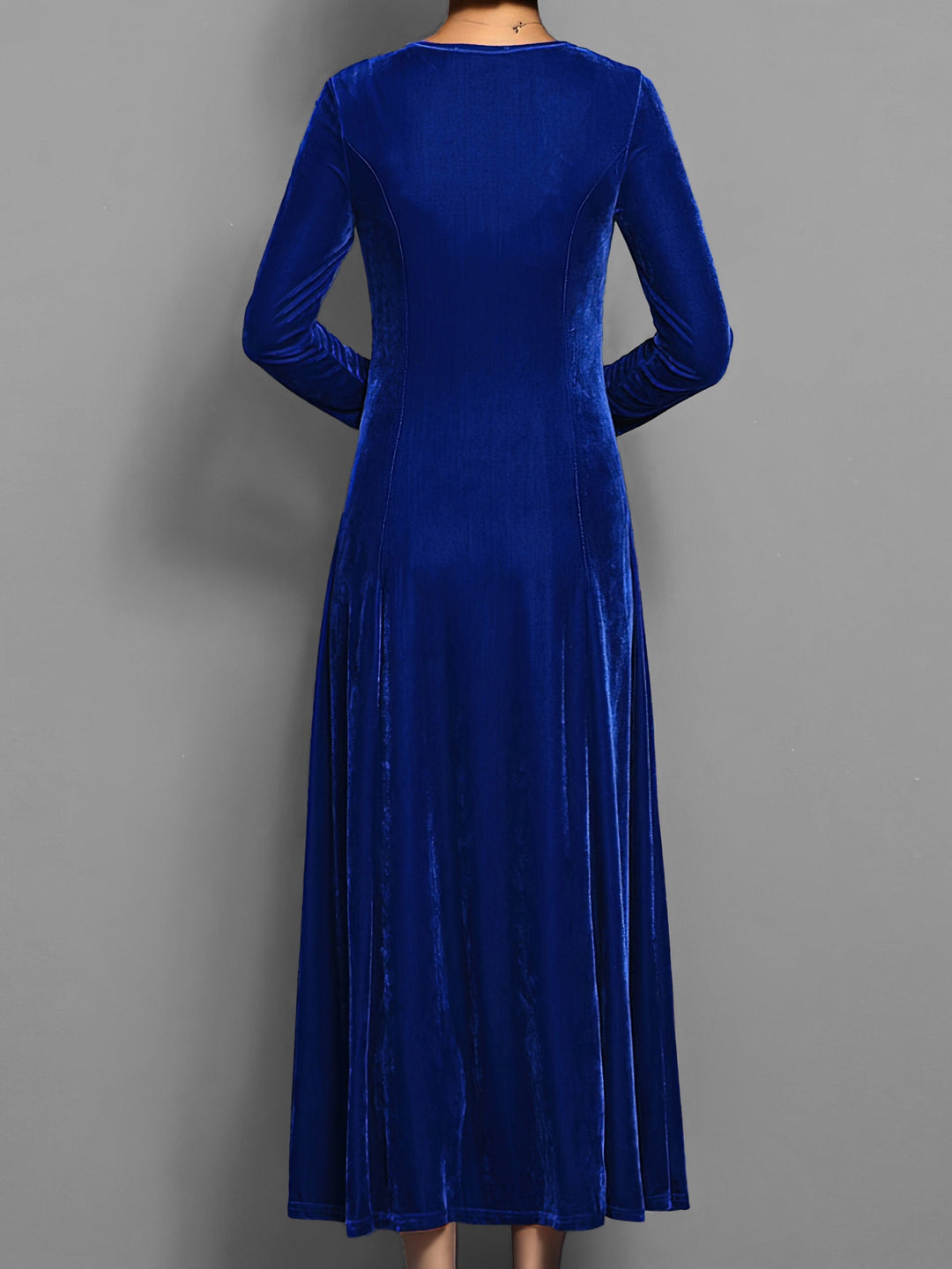 Comfortable women's versatile long-sleeve flared maxi dress, full-length, round neck for fall/winter elegance.