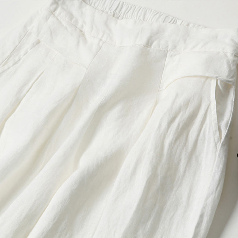 Sophisticated women's high-waist wide-leg trousers, ensuring comfort and a stylish appearance.