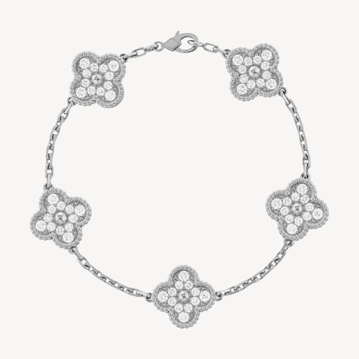 Women's elegant clover charm bracelet, a beautiful agate jewelry piece for daily wear.
