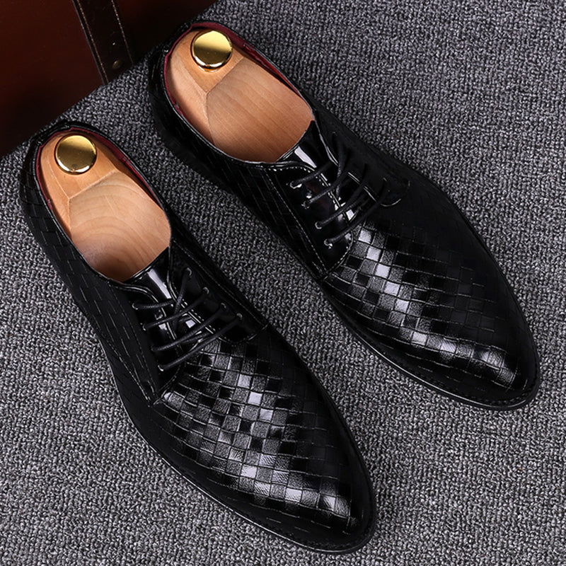Classic men's lace-up dress shoes, versatile for business & casual wear. Comfortable, elegant men's footwear.