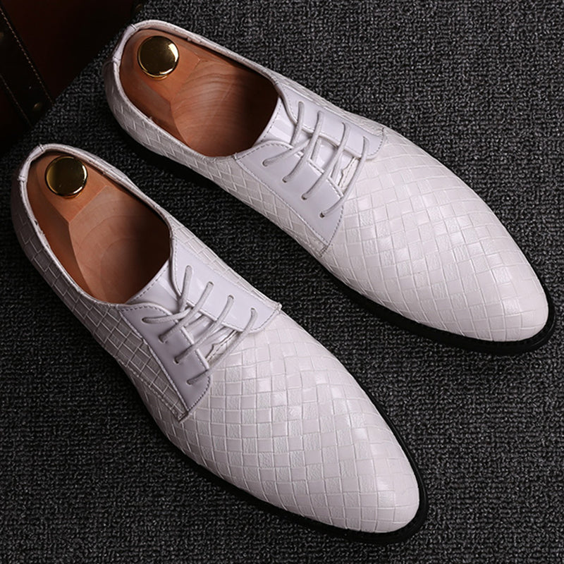 Stylish men's Oxford lace-up dress shoes, elegant for business and fashion-forward casual looks. Quality footwear.