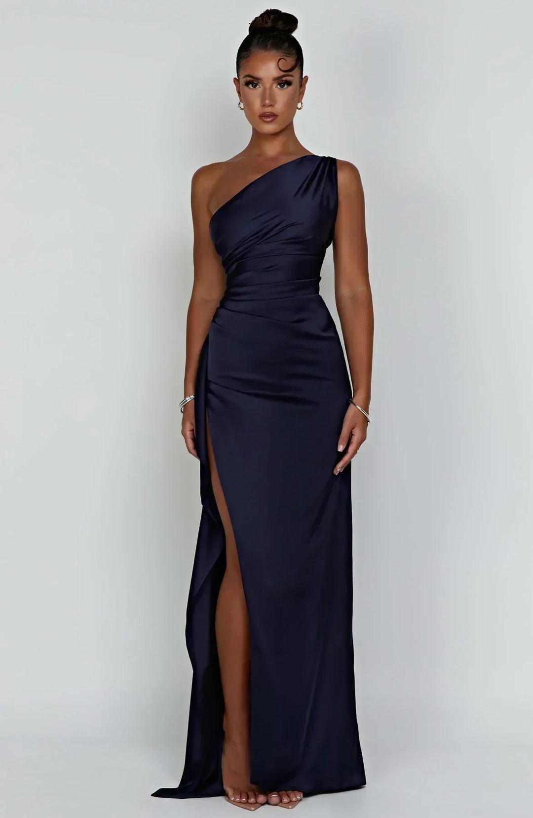 Chic women's one-shoulder formal maxi dress, flattering silhouette & high slit.