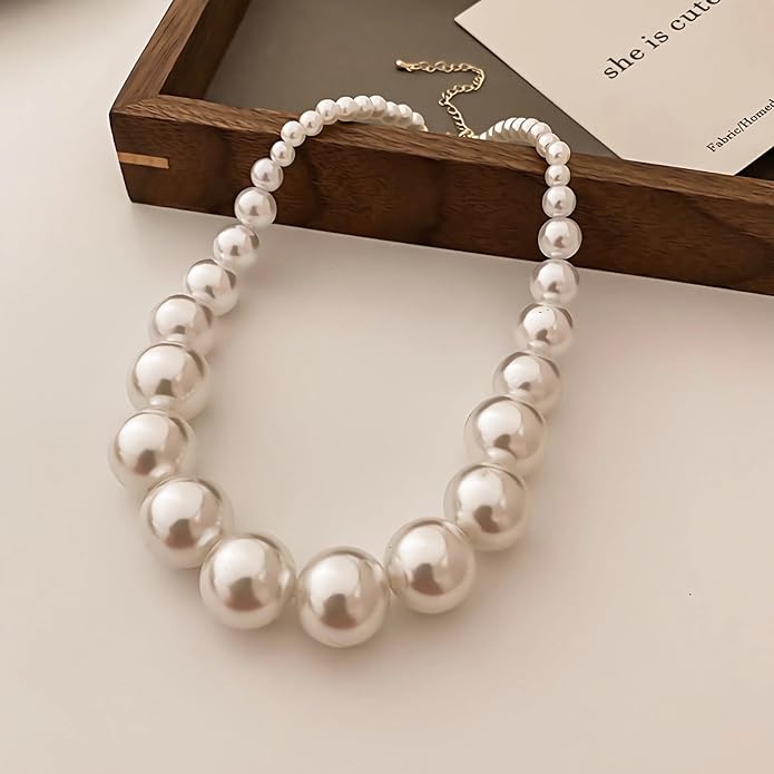 Graceful pearl necklace & earrings set, hypoallergenic women's jewelry, ideal gift for elegant special occasions.
