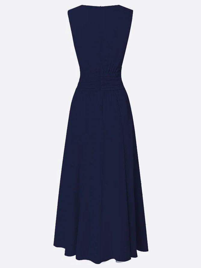 Chic ruched waist A-line maxi dress, sleeveless for women's events.