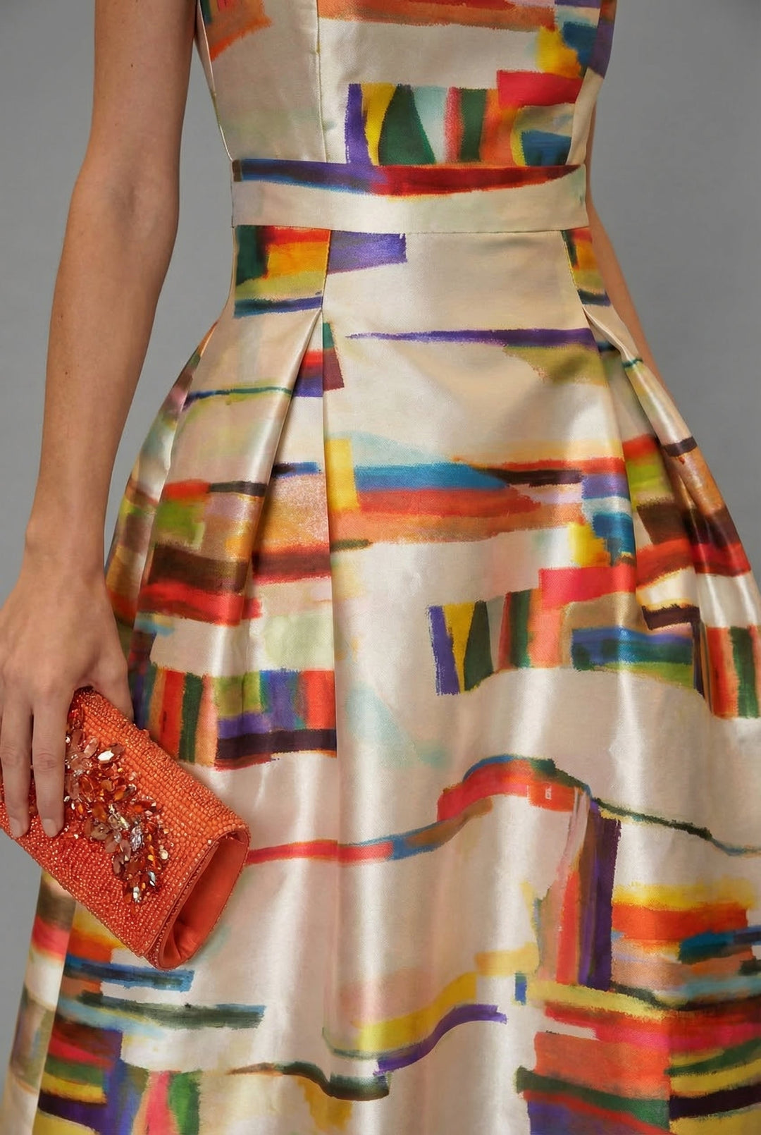 Chic women's sleeveless maxi dress, an elegant formal evening gown featuring a stunning multicolour print for events.