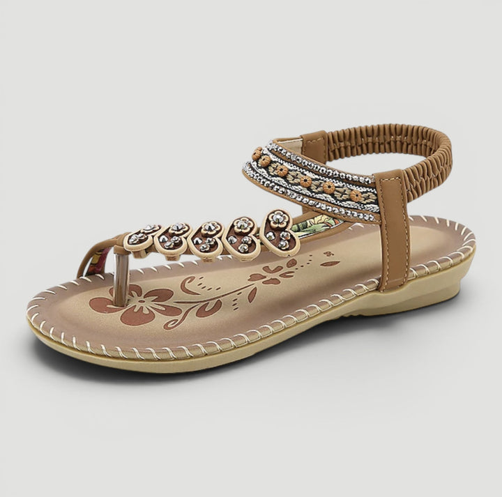 Stylish women's summer sandals, cushioned with orthopedic arch support, perfect for casual beach vacations.