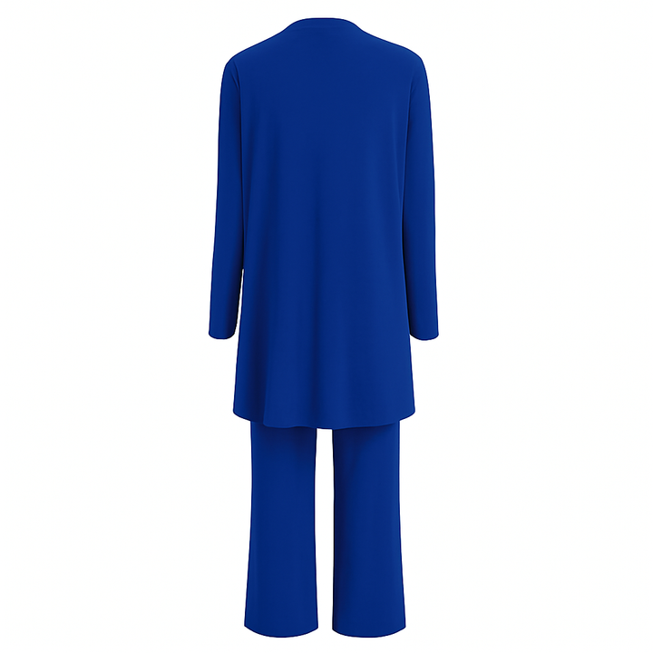 Chic women's 3-piece tailored set. Includes elegant jacket, waistcoat, & smart pants. Ideal for business casual.