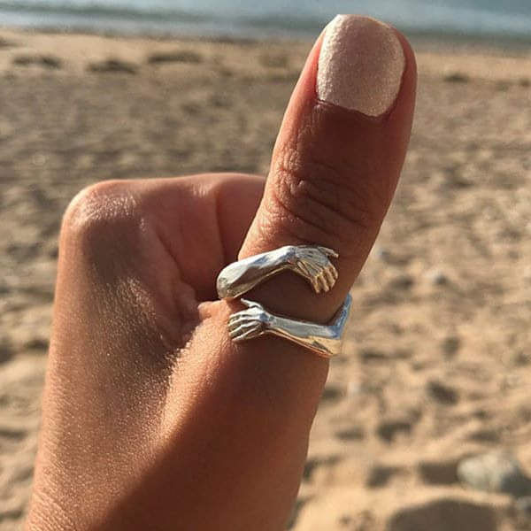 Women's adjustable ring with an intricate pattern design. Versatile and elegant modern jewelry for daily wear.