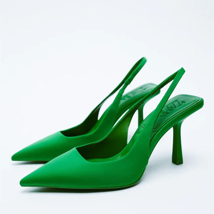 Elegant women's black slingback pumps, featuring a comfortable pointed toe and stylish block heel for modern appeal.