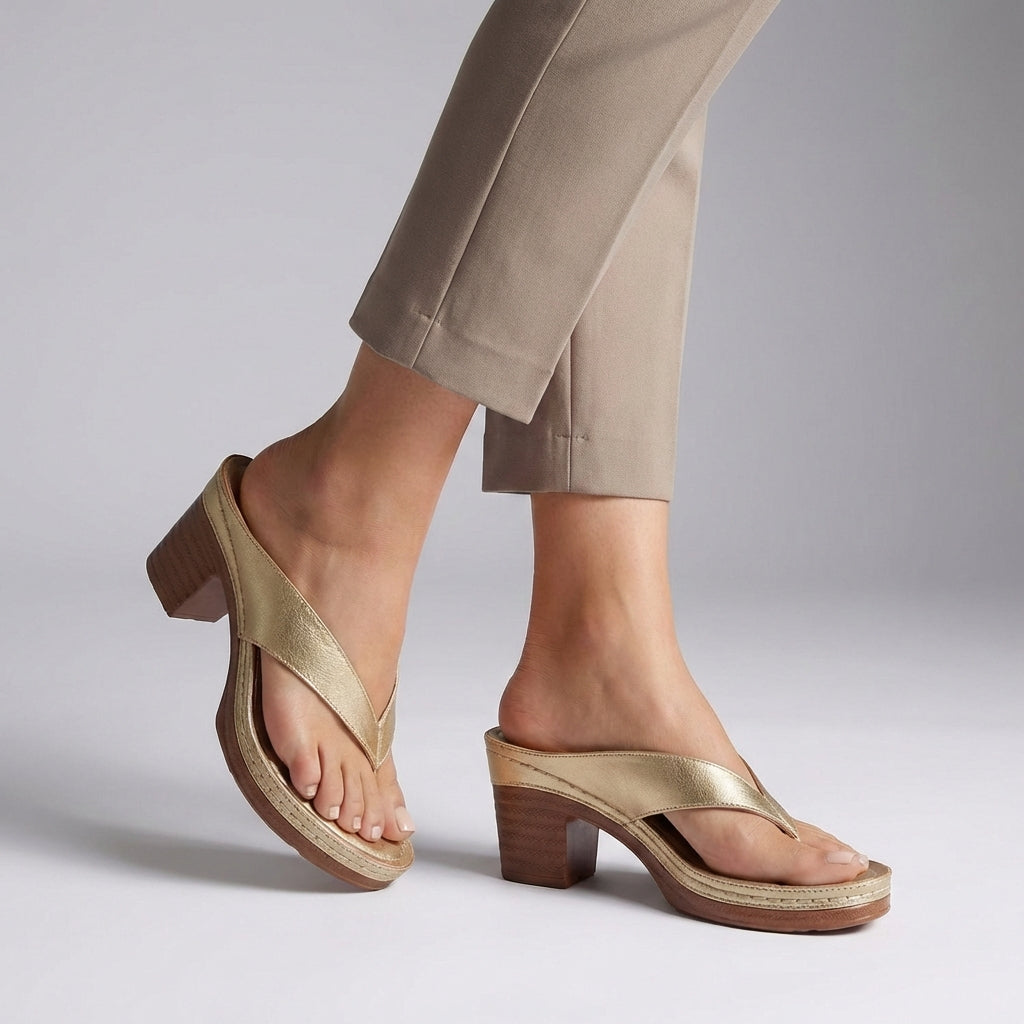 Stylish women's summer sandals featuring an elegant block heel