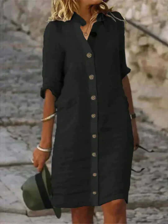 Comfortable and versatile women's blue dress, featuring an elegant design and feminine style for summer.