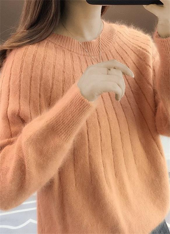 Discover cozy and chic style with this versatile women's knit sweater, a must-have.
