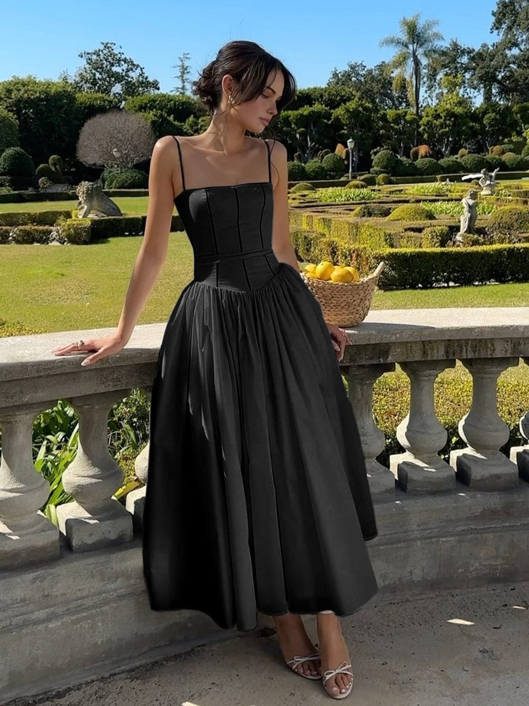 Elegant women's chic summer midi dress, perfect for special occasions & parties. Flowy and comfortable style.