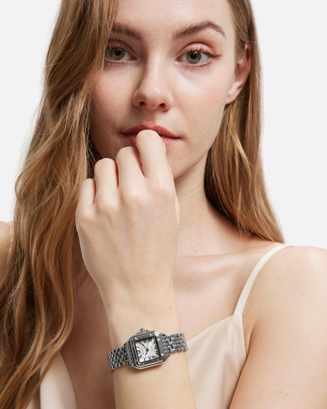Timeless ladies' wrist watch with a vintage aesthetic, a beautiful and accurate quartz timepiece.