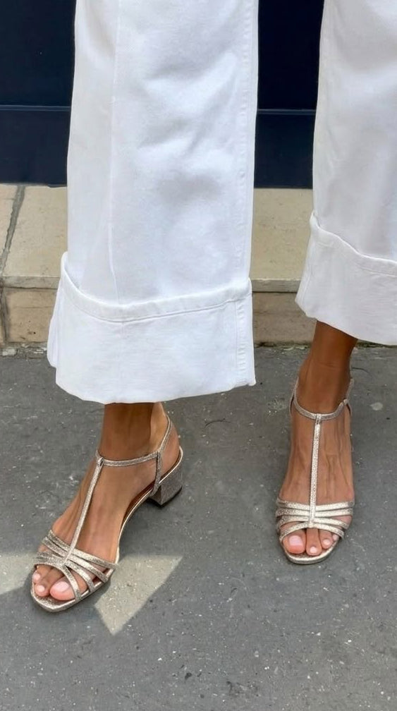Everyday elegant women's comfort sandals. Chic flat design for versatile daily walking.