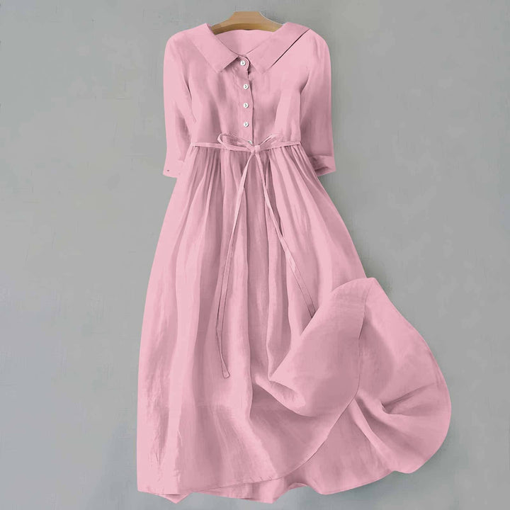 Women's floral print maxi dress, a must-have for relaxed summer fashion.