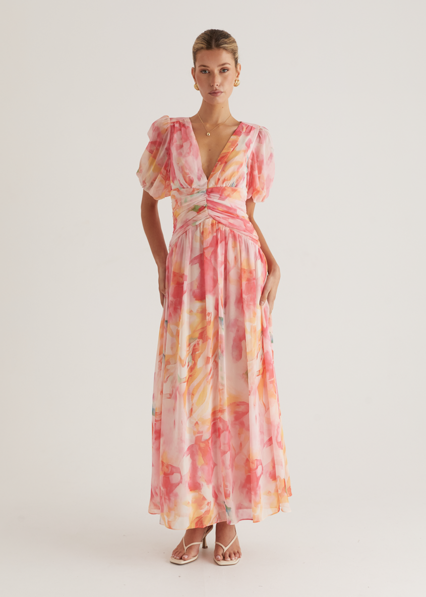 Elegant women's floral maxi dress, perfect for casual or formal occasions.