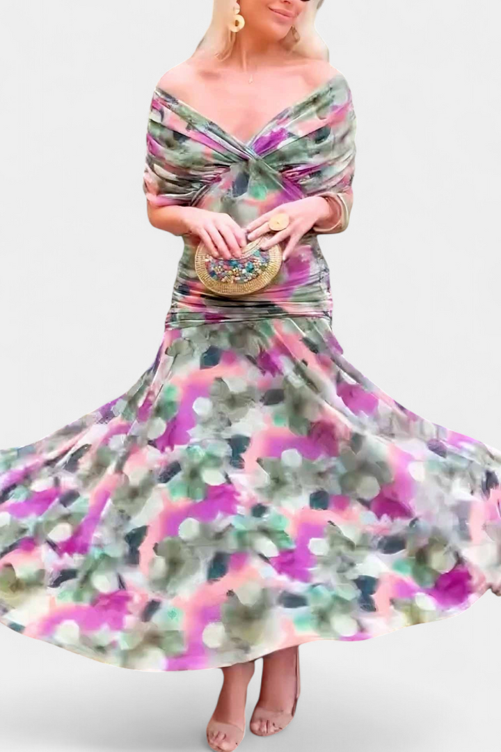 V-neck floral maxi dress, elegant and enchanting, with a pleated waist.