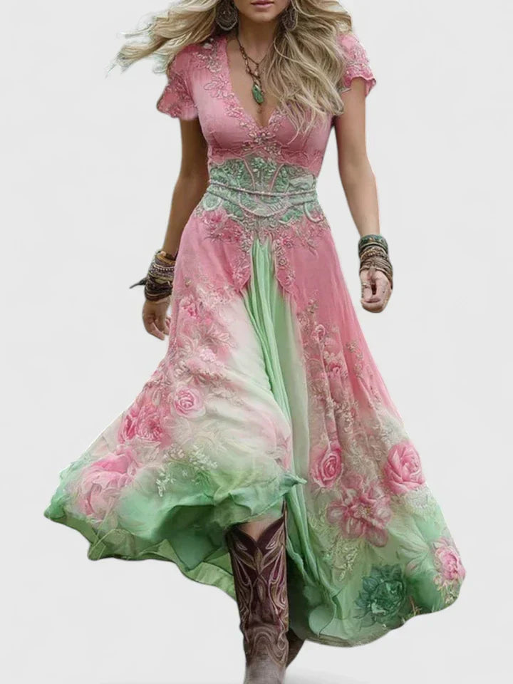 Women's long floral maxi dress, an elegant and comfortable choice for summer style, suitable for various occasions.
