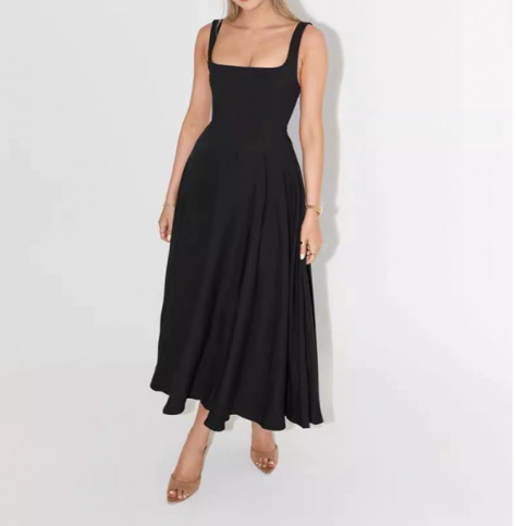 Elegant women's floral midi dress, perfect for summer occasions. Stylish and versatile fashion.