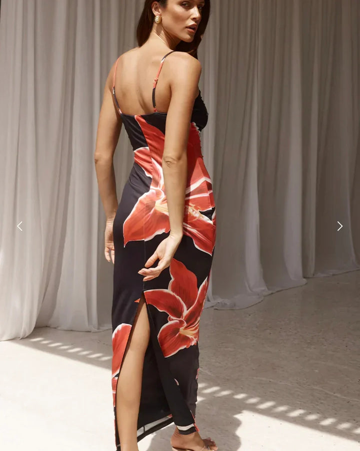 Stylish women's floral midi dress, versatile occasion wear with an elegant silhouette for warm weather.
