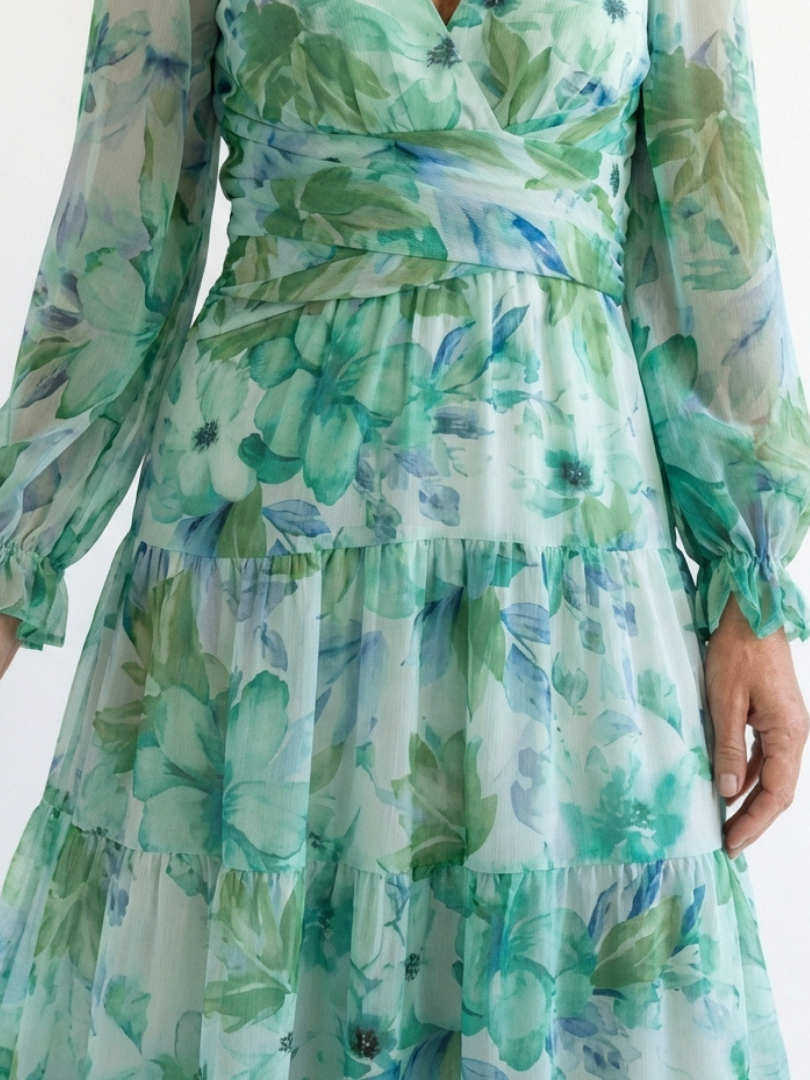 Women's elegant floral maxi dress with long sleeves, perfect for parties or versatile everyday wear.