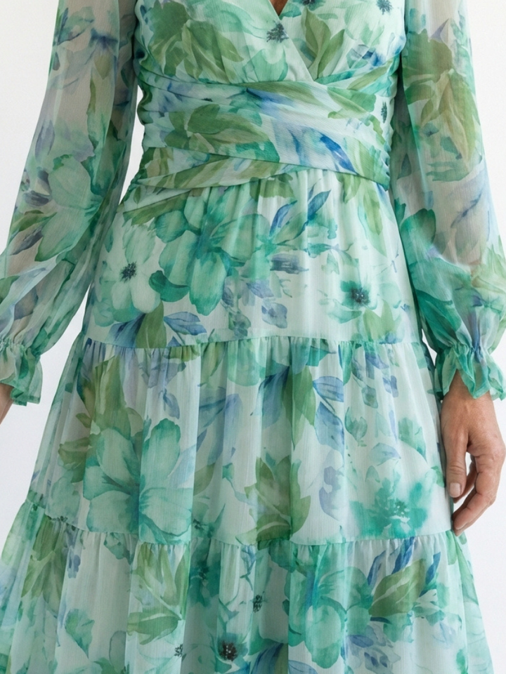 Women's elegant floral maxi dress with long sleeves, perfect for parties or versatile everyday wear.