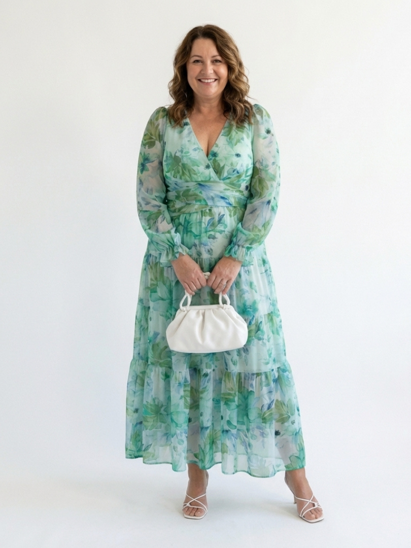 Comfortable long-sleeve floral maxi dress for women, ideal for elegant spring/summer style.