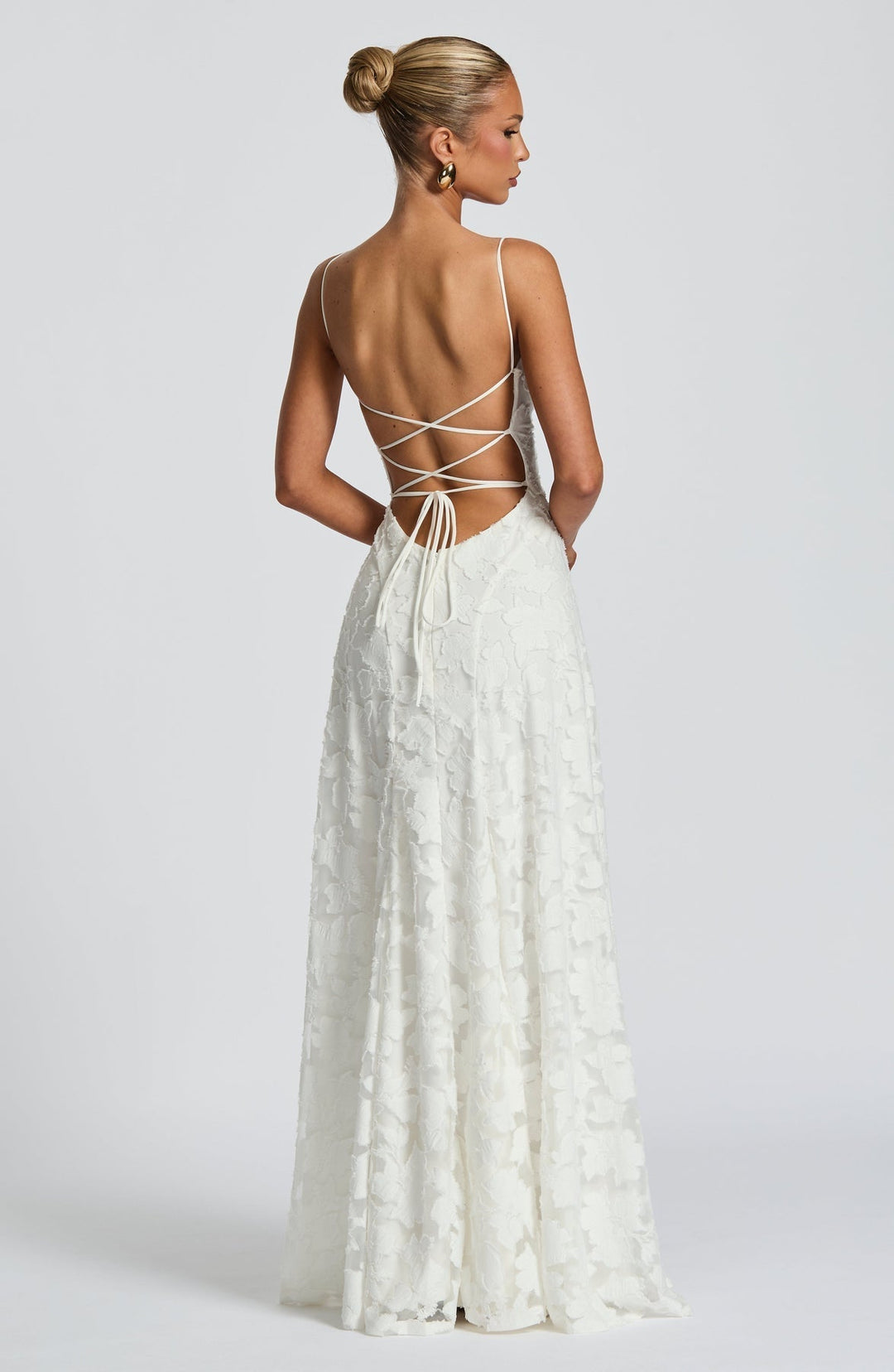 Sophisticated women's A-line maxi dress with a beautiful flowing design. Ideal for evening events.