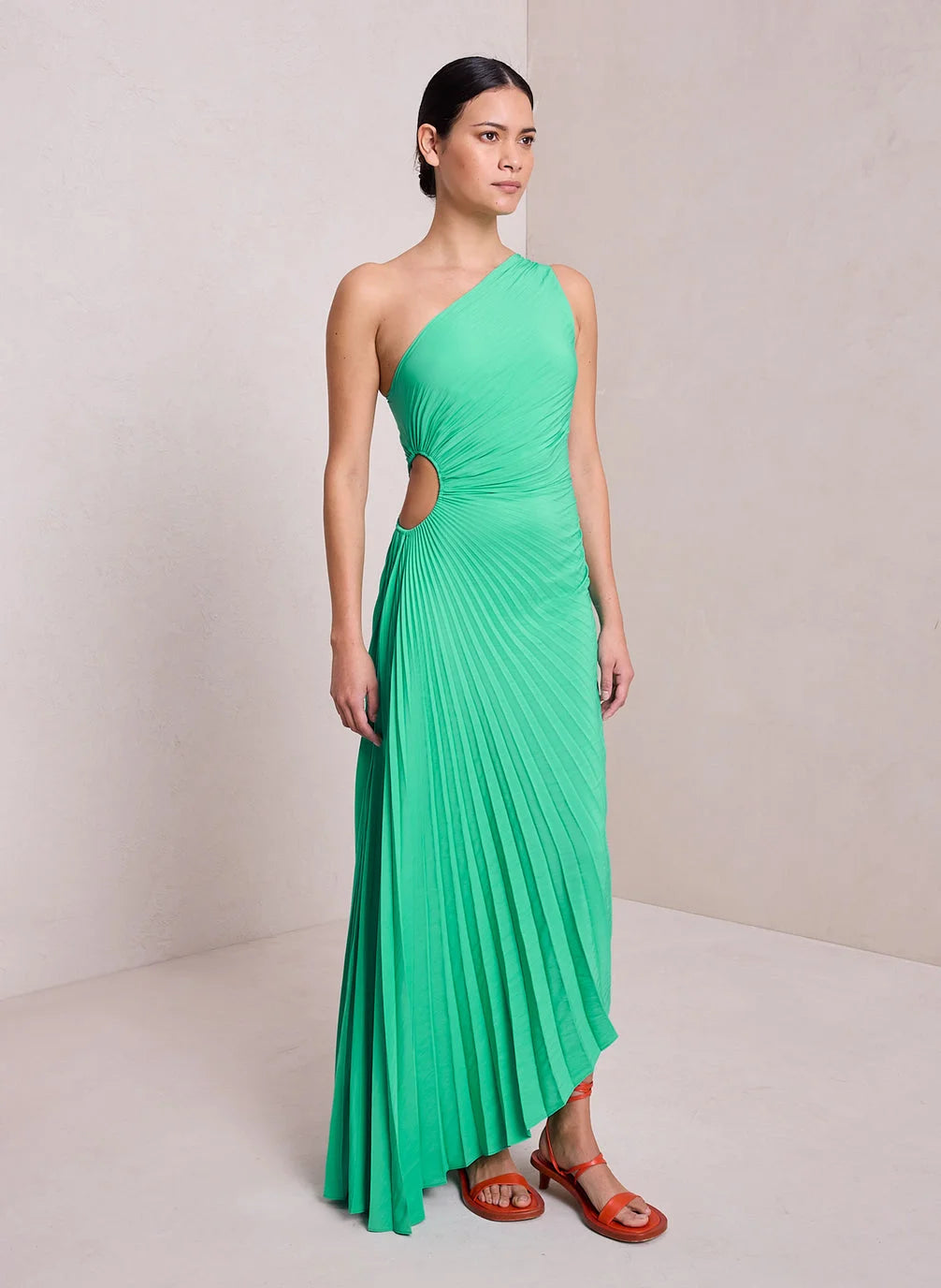 Sophisticated women's flowy maxi dress, perfect as a formal evening gown or party dress.