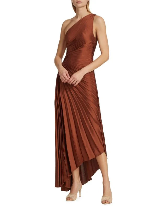 Flowy women's long summer maxi dress, comfortable and elegant for any casual occasion.