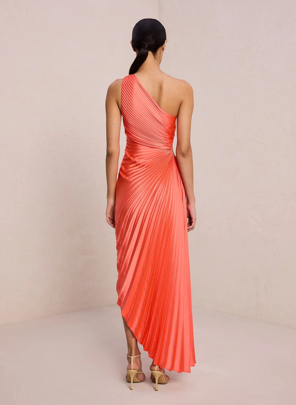 Women's formal flowy maxi dress, an elegant long gown for evening wear and special events.
