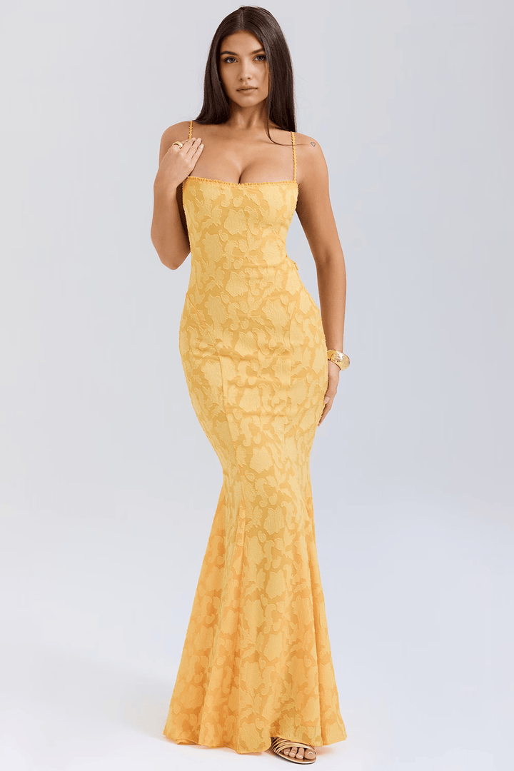 Versatile women's summer maxi dress, suitable for both day outings and evening wear.